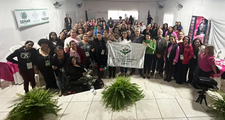 Mulheres de Salmourão, Mirante do Paranapanema e Marabá Paulista receberam as semeadoras do agro